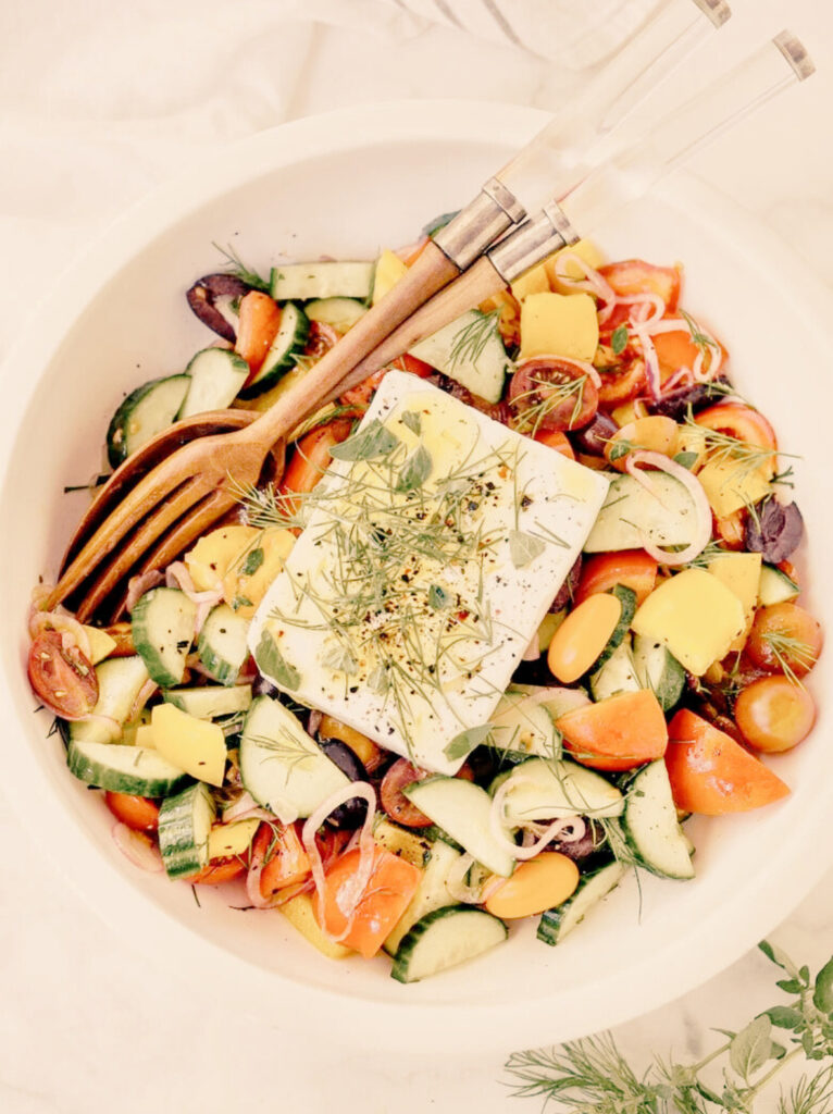 Amanida grega clàssica saludable i fresca