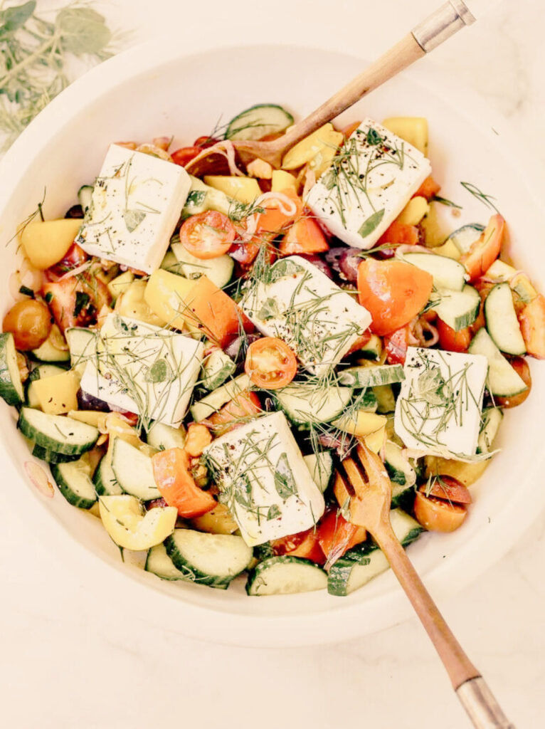 Amanida grega clàssica saludable i fresca